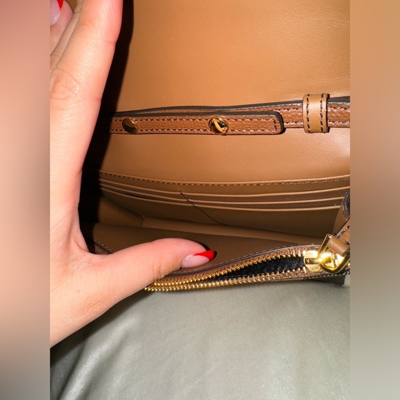 BRAND NEW. CROSSBODY BURBERRY PURSE WITH DUST BAG. - Picture 9 of 9